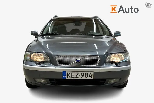 Volvo V70 2,5T Titanium AT / Nahat / Koukku/ Suomiauto Image 4