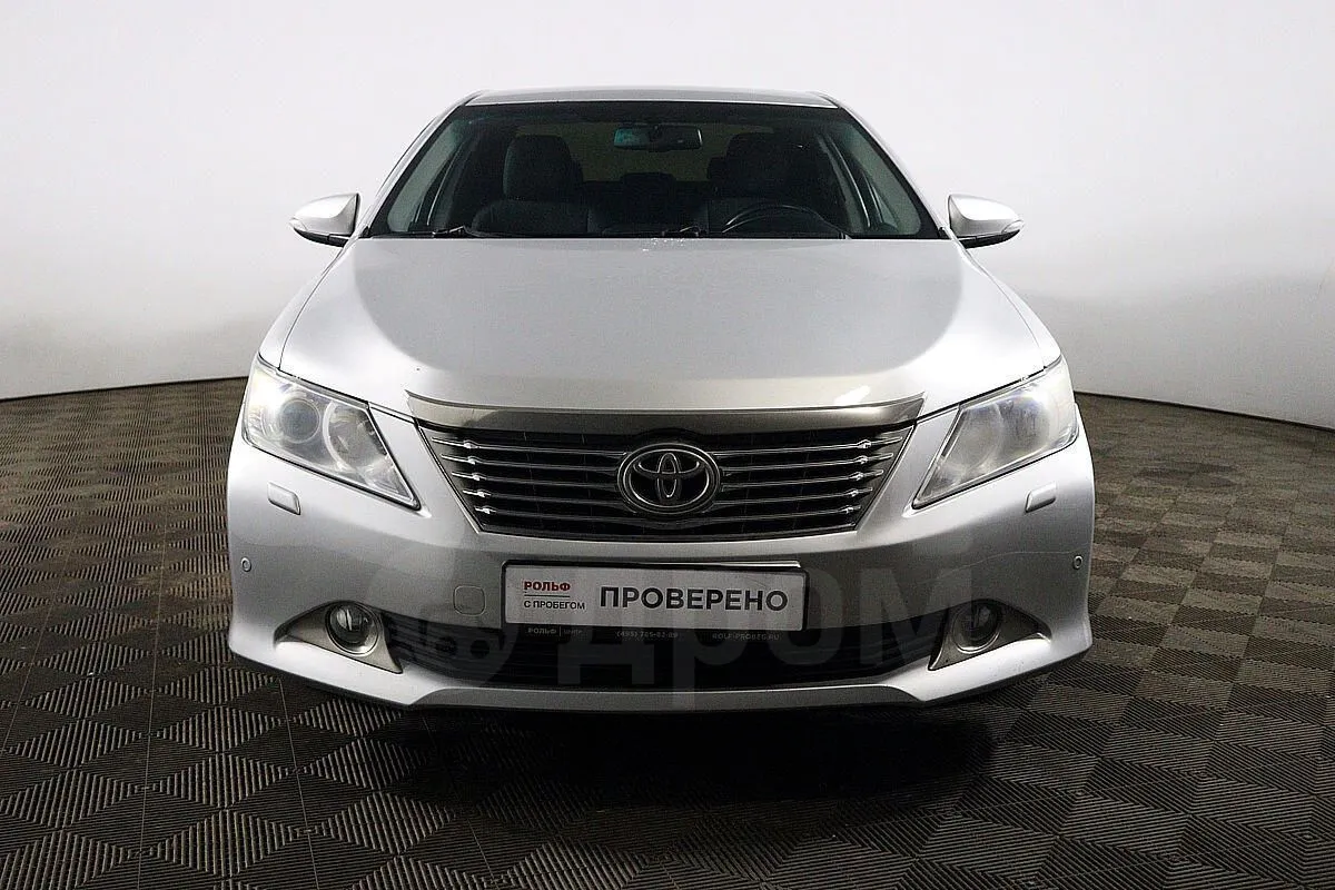 Toyota Camry Image 2